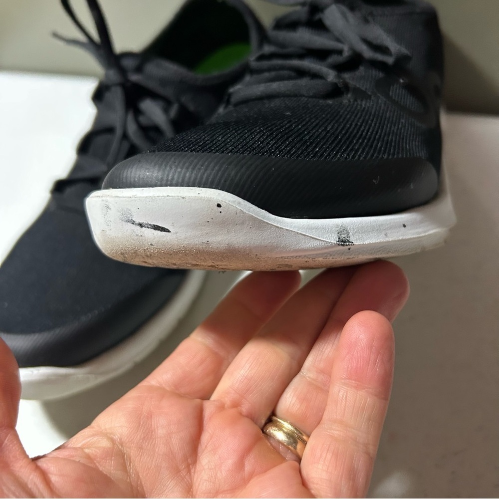 OOFOS OOMG Black and White Athletic size 11 women’s sneakers - Picture 7 of 7